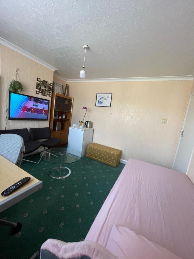 Room Canvey Island Bagian luar foto